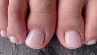 Barefoot Confidential #111: Chicks with Braces - Cena1 - 1