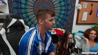 Dare Dorm #39 - Szene2 - 2