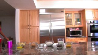 Lesbians In The Kitchen 2 - Escena2 - 1