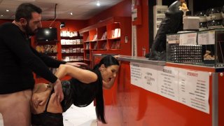 The Sex Shop Employee - Escena1 - 3