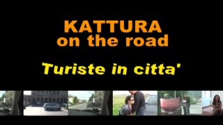 Kattura - Turiste In Citta - Escena1 - 1
