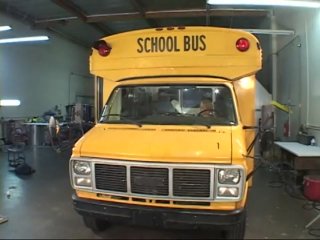 Jim Powers&#39; School Bus Girls #4 - Escena4 - 1