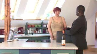 MILFs &amp; BBC 2 - Scène1 - 1