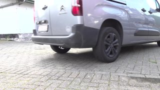 Real Couples Fuck on the Car - Scène3 - 1