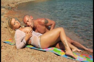 Lost On Paradise Island - Scene3 - 2