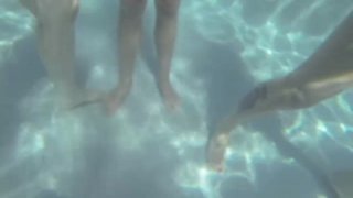 Xtreme Submissive Kink Volume 19 - Underwater Sluts At Play - Szene2 - 1