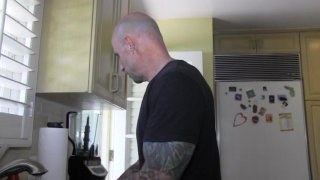 Assholes Always Welcome - Escena1 - 1