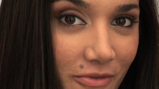 Young Cumsluts - Escena1 - 1