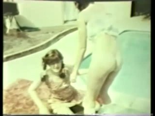 Peepshow Loops (Lesbian) 534: &#39;70s &amp; &#39;80s (All Color) - Szene2 - 2