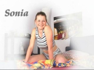 Home Alone Girls: Big Tit Version - Cena5 - 1