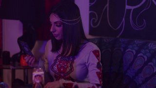 Darcie Dolce: The Lesbian Fortune Teller - Scena2 - 1