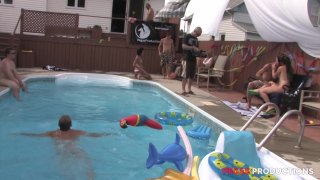 Poolside Orgies - Escena3 - 1