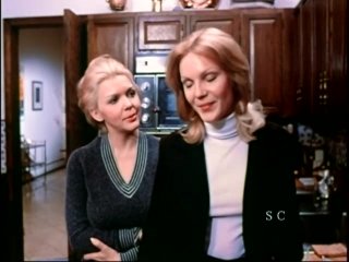 Confessions Of A Young American Housewife - Escena2 - 3