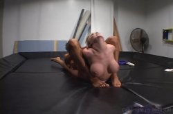 Captura de 'Wrestling for Anal' nº 80
