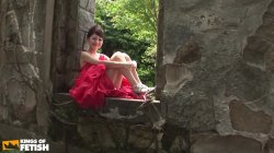 'Reiko Red Dress GangBang' screenshot nº 1