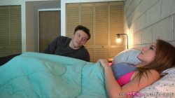 Captura de 'Bored Stepsis + Big Stepbro Home on College Break = Experimental Sex' nº 17