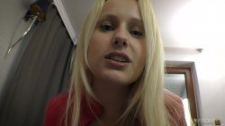 Captura de 'Stepmom Angel Wicky Squirts All Over Stepson' nº 8