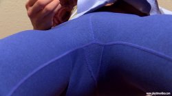 Captura de 'Sabina Rouge Creamy Dildo Banging Leggings Panties with Sexual JOI!' nº 4