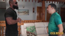 Captura de 'Interracial BBC Cuckold: Kira Fox Begs Black Friend to Ravage Her Tight Pussy While Husband Watches' nº 6