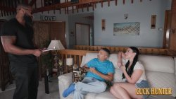 Captura de 'Cuckold husband watches interracial action with bbc wife' nº 11