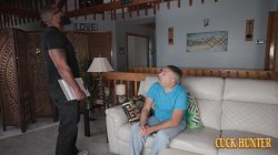 Captura de 'Cuckold husband watches interracial action with bbc wife' nº 17