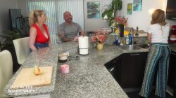 Captura de 'Cheating With My StepSister Danni Jones' nº 27