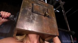 Captura de 'Device Bondage - The Pope Vs. Cherie DeVille' nº 82
