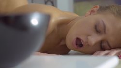 Captura de 'Curvy Beauty Gets Boned by Her Masseur' nº 29