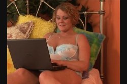 '40 Year Old Size Queens 10' screenshot nº 87
