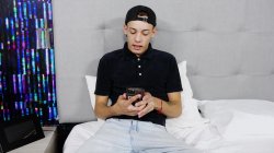Captura de 'Brunette Transsexual Is Ass-Reamed by a Young Dude' nº 4