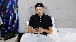 Captura de 'Brunette Transsexual Is Ass-Reamed by a Young Dude' nº 9