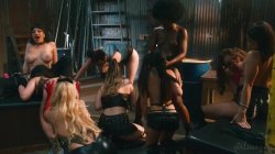 'Lesbian Group Sex' screenshot nº 11