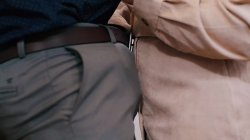 Captura de 'Right Under His Nose' nº 7