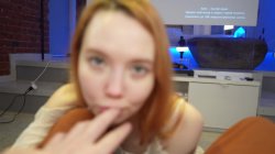 Captura de 'Naughty Redheads Give POV Blowjobs Get Facials & Swallow Cum' nº 2
