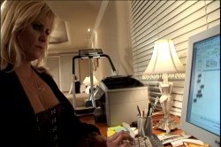 Captura de 'Older Women, Younger Women: A Look Back' nº 46