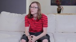 Captura de 'Mr. Young Cock Newly Legal Conor Fucks His Teachers Sexy Vanessa & Nina Hartley' nº 2