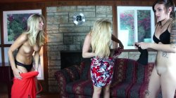 Captura de 'Blondes Love Brunette Pussy' nº 81