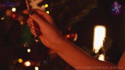 Captura de '2020 The Fu**g Year! Santa Fucks Elf' nº 3