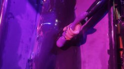 Captura de 'Rubber In The Vacuum Tower With Ava Fetishart And Perv' nº 113