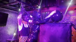 Captura de 'Rubber In The Vacuum Tower With Ava Fetishart And Perv' nº 25