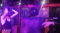 Captura de 'Rubber In The Vacuum Tower With Ava Fetishart And Perv' nº 28