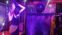 Captura de 'Rubber In The Vacuum Tower With Ava Fetishart And Perv' nº 31