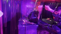 Captura de 'Rubber In The Vacuum Tower With Ava Fetishart And Perv' nº 5