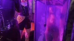 Captura de 'Rubber In The Vacuum Tower With Ava Fetishart And Perv' nº 57