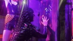 Captura de 'Rubber In The Vacuum Tower With Ava Fetishart And Perv' nº 65