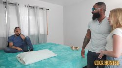 Captura de 'Blonde Taylor Rae Gets Pounded by Black Friend in Front of Husband' nº 18