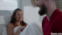 Captura de 'Caught My Stepsis Fapping to Taboo Porn' nº 45