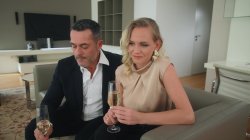 Captura de 'Pleasure First, Business Later' nº 107
