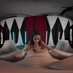 Captura de 'Stuffed Latin Stripper' nº 18