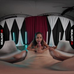 Captura de 'Stuffed Latin Stripper' nº 20